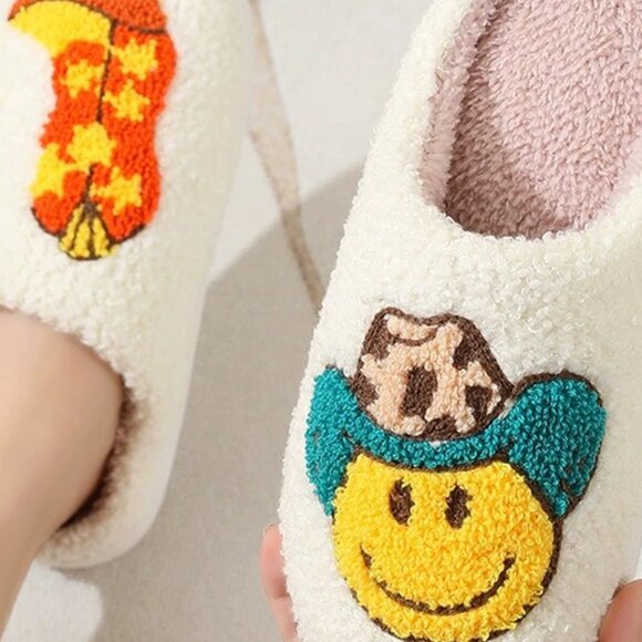 SLIPPERS - CUTE NOVELTY SOFT PLUSH COZY - Western - Picture 2 of 3